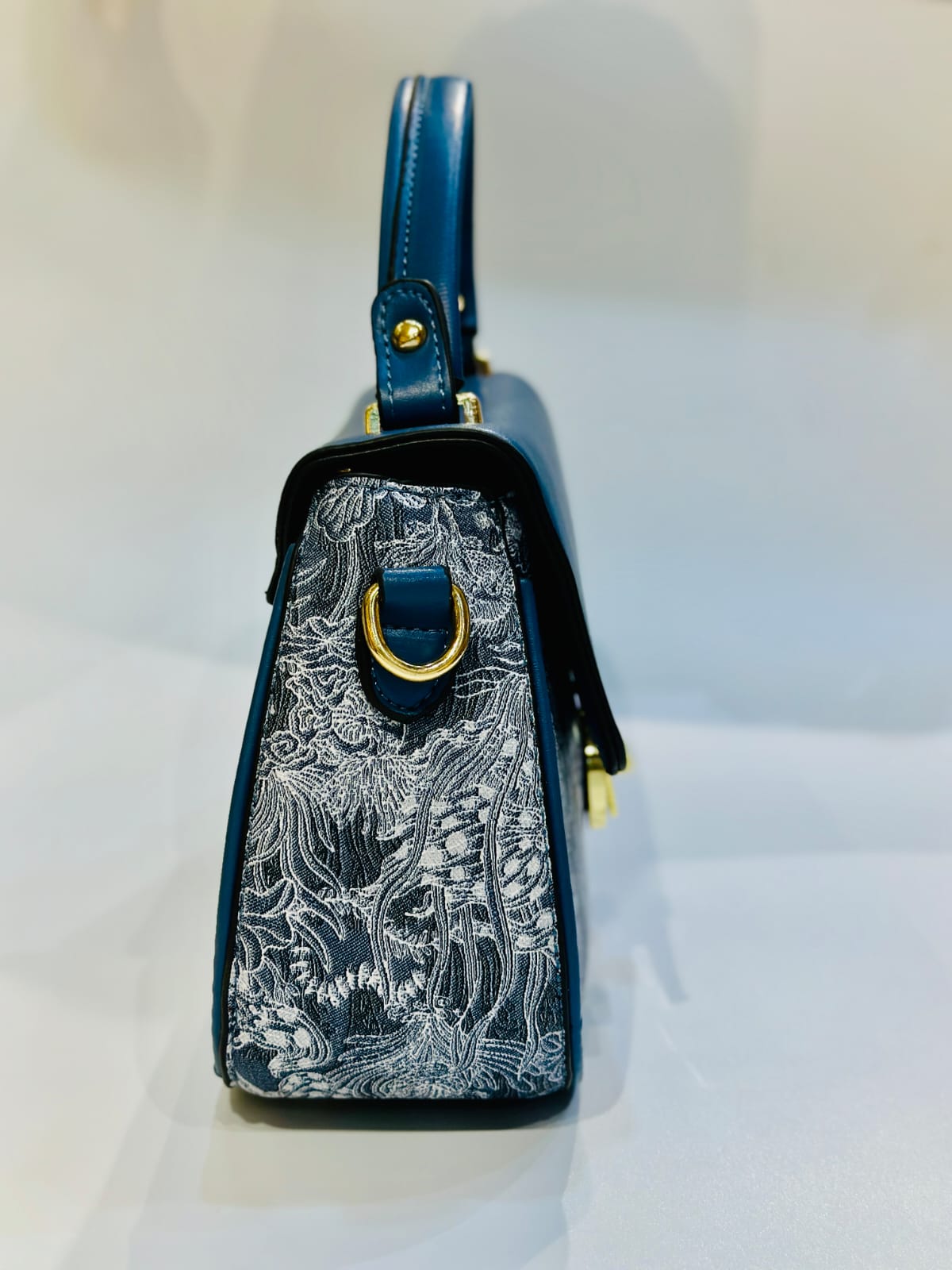 Cross body 1