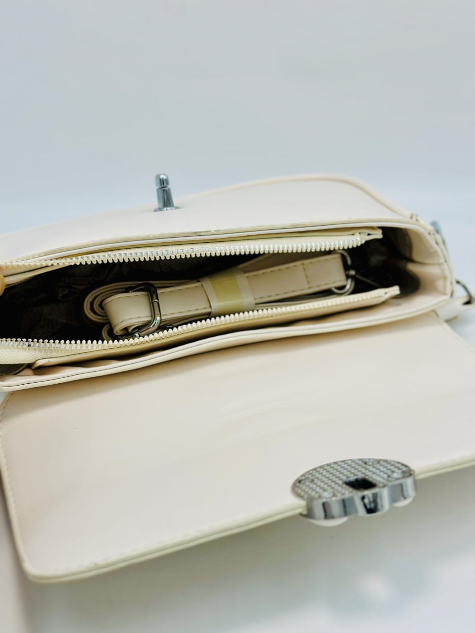 Cross body 7
