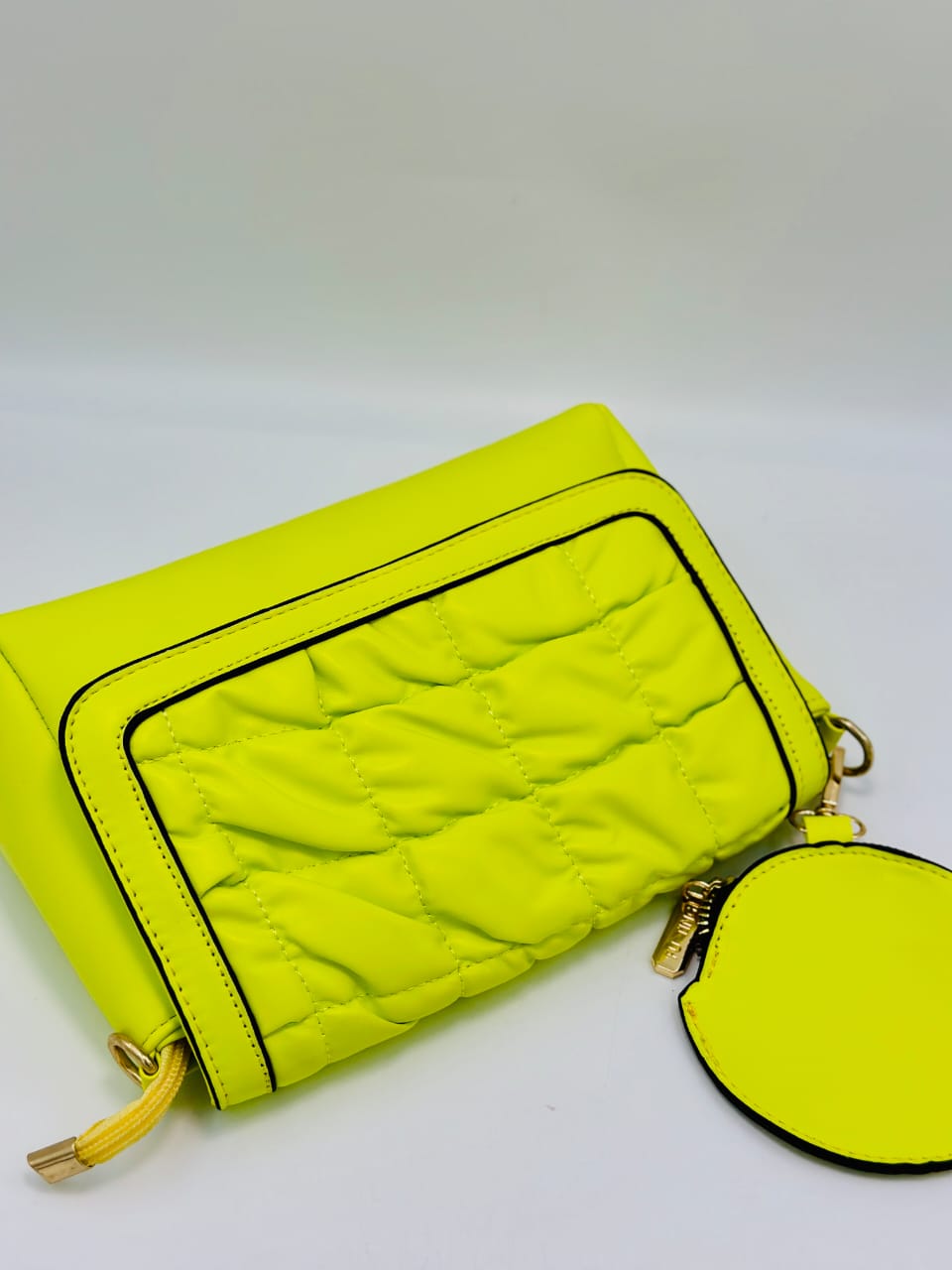 Cross body 15