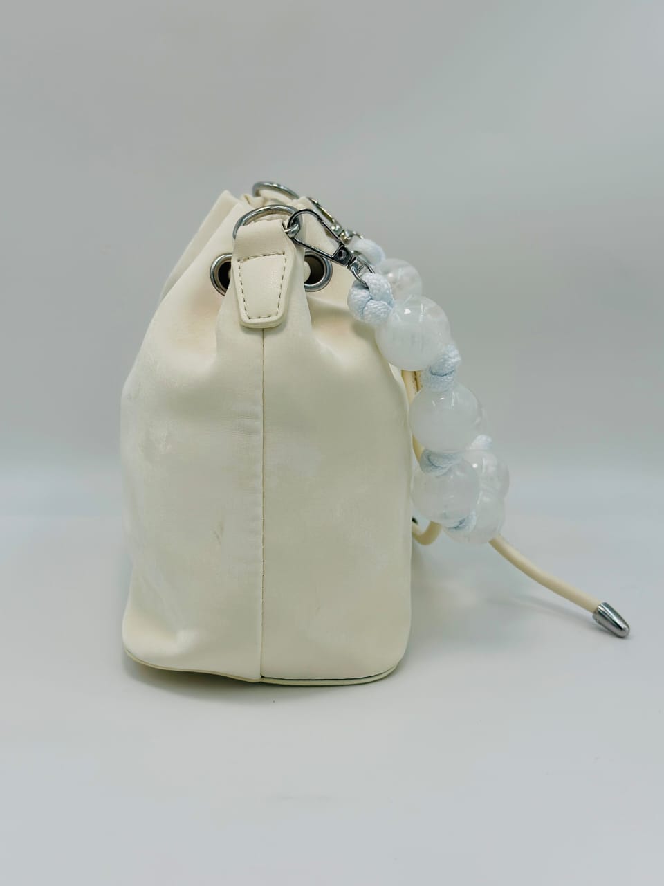Cross body 17