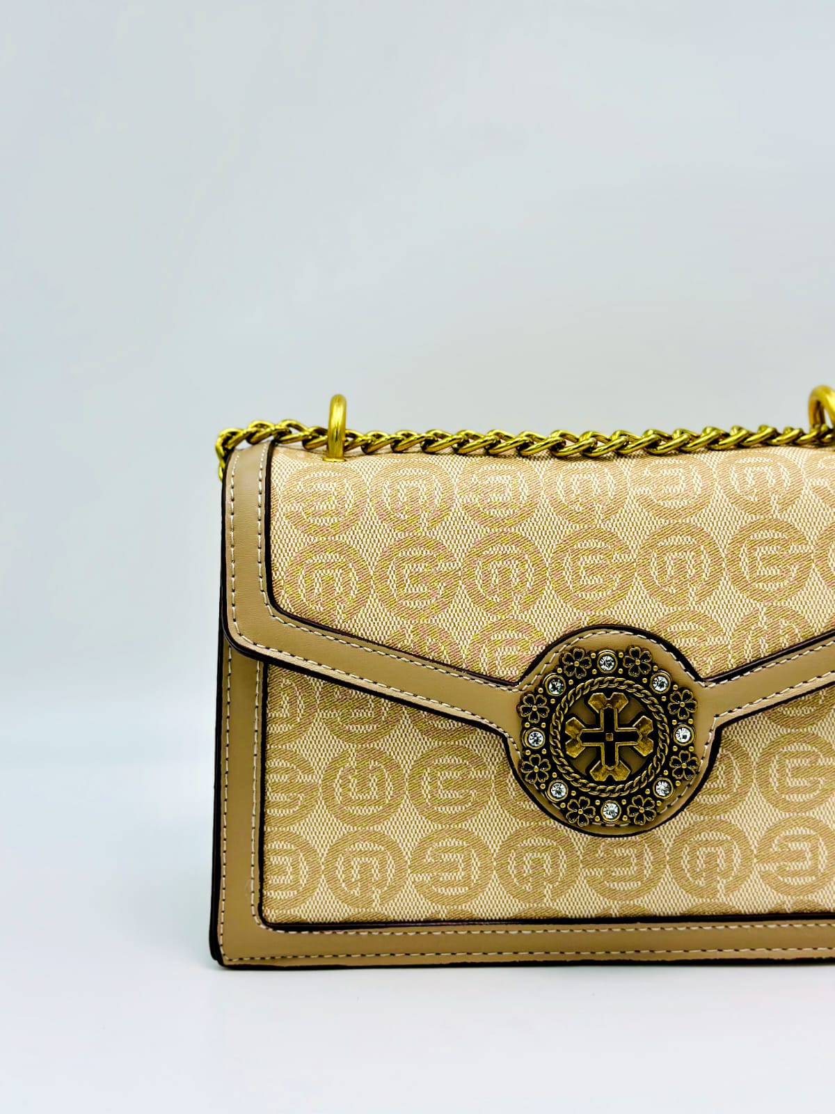 Cross body 18