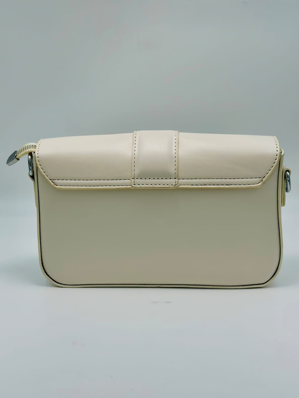 Cross body 19