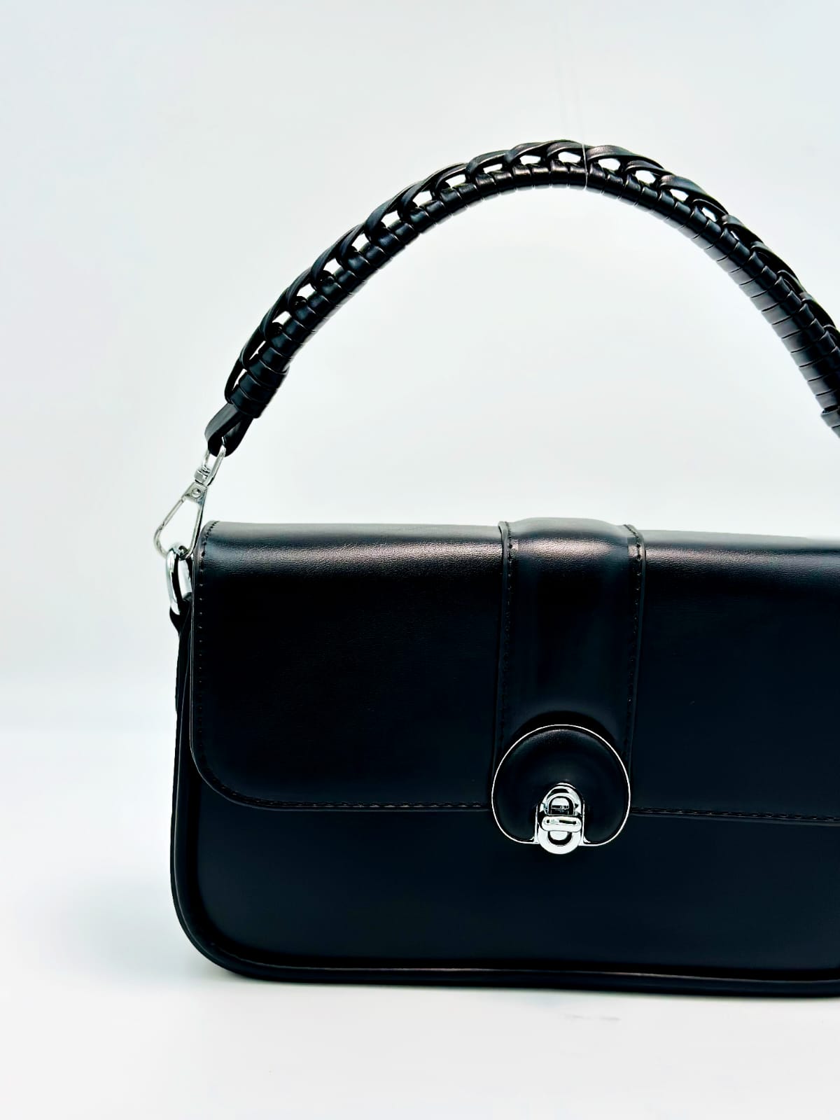 Cross body 19