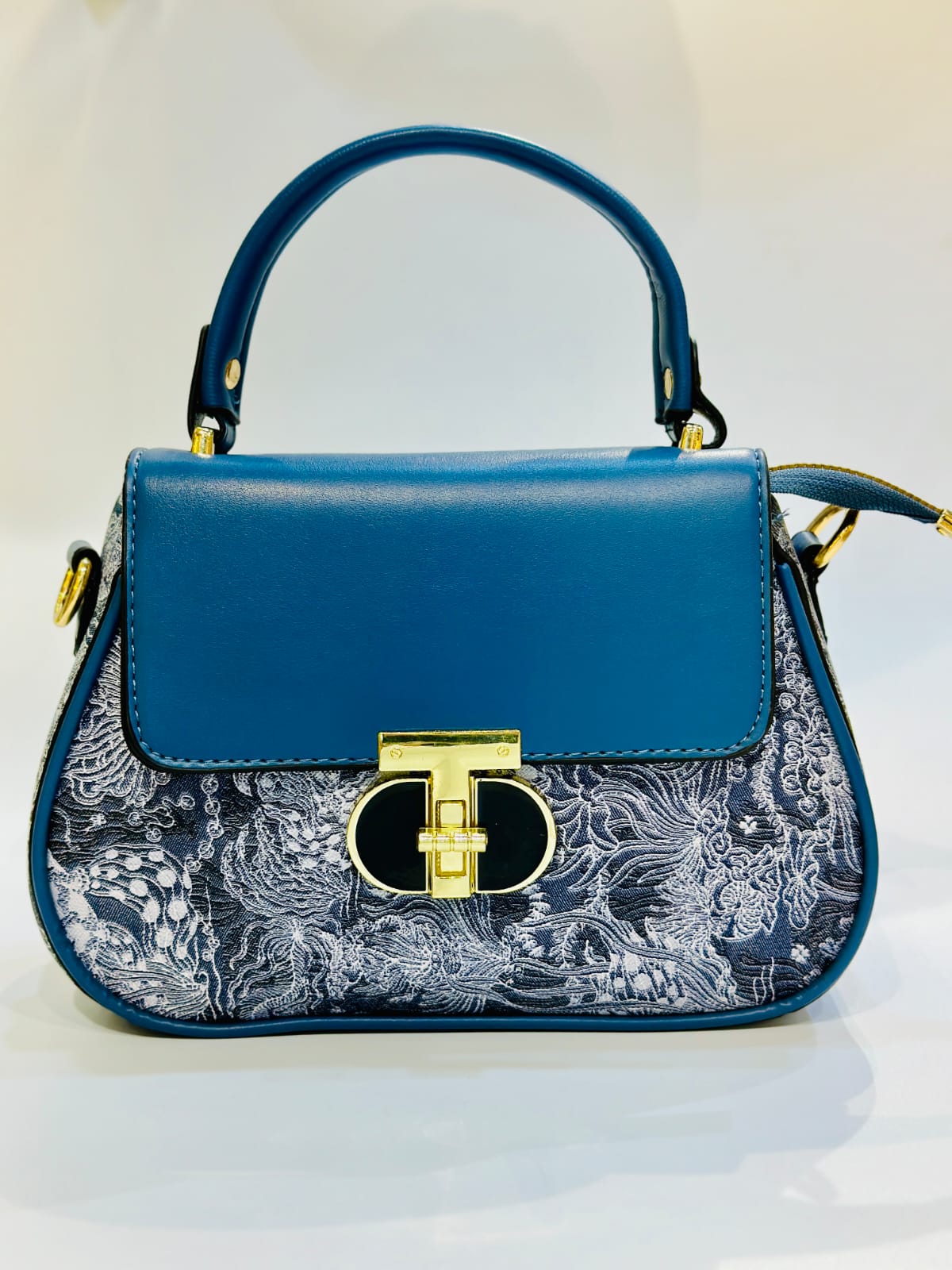 Cross body 1